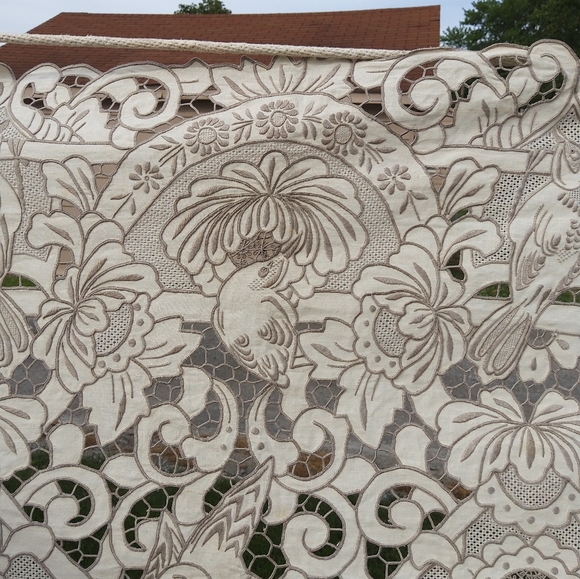 Maderia Tablecloth Birds Peacocks Cutwork - Picture 10 of 16